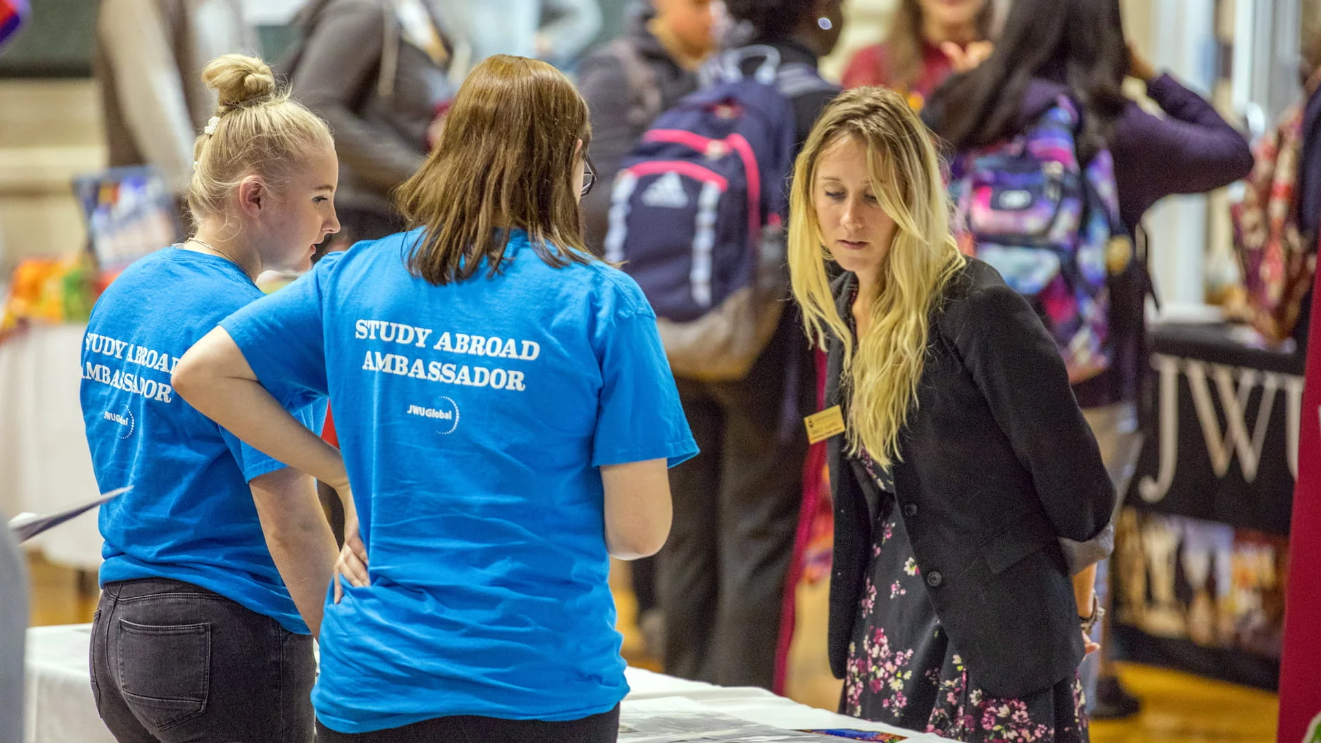 Study Abroad Ambassadors at the Study Abroad Fair